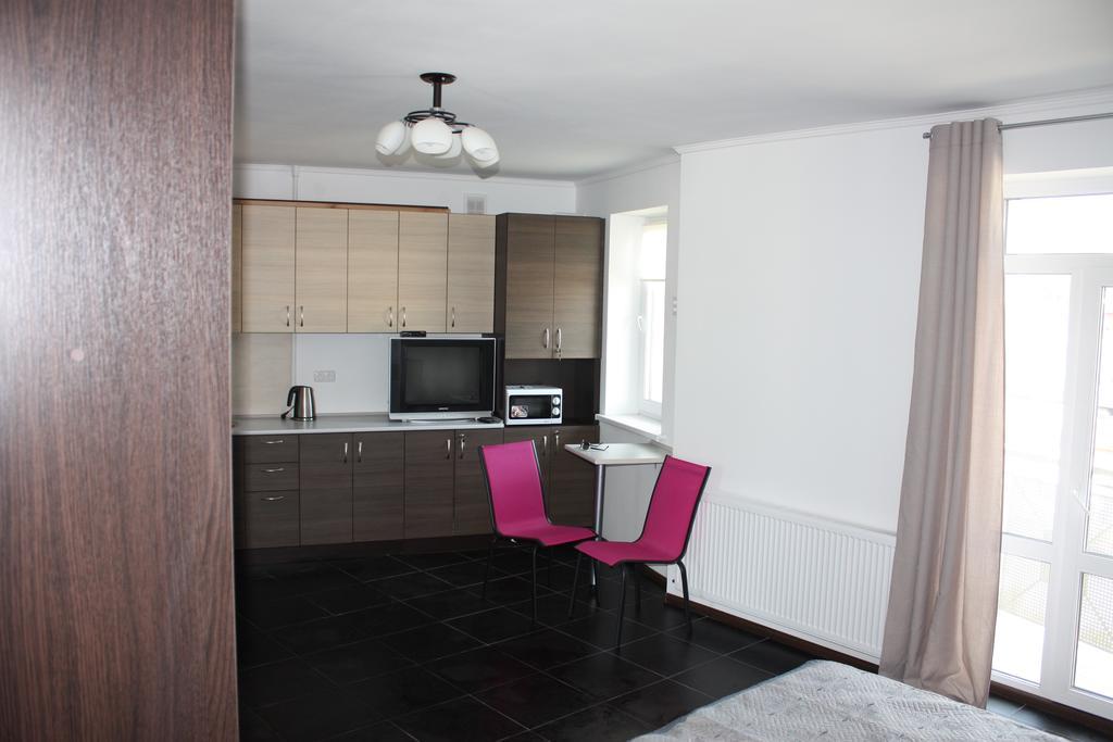 Suite On Railway Station 伊万诺-弗兰科夫斯克 客房 照片